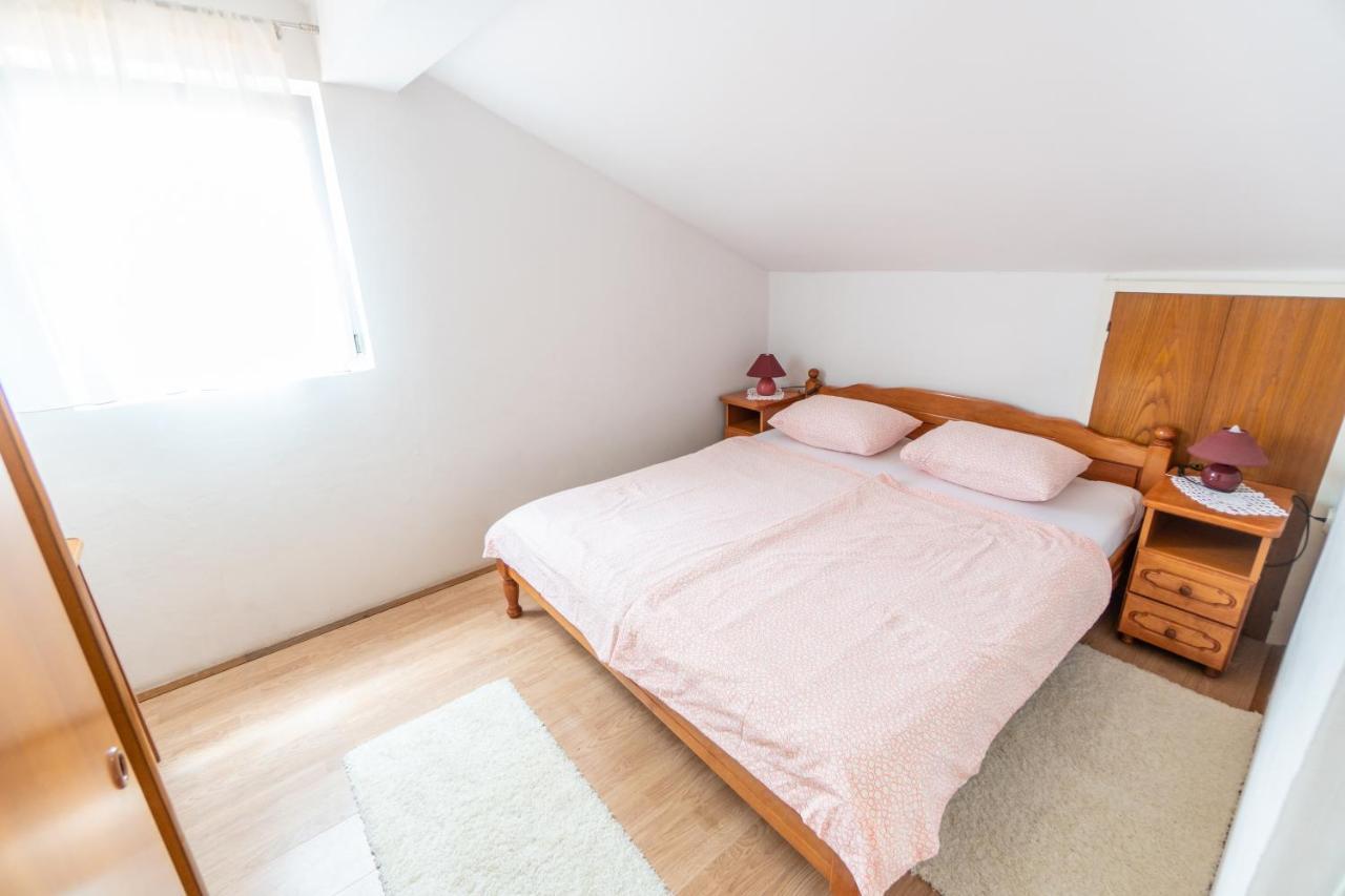 Apartments And Rooms By The Sea Palit, Rab - 5010 Екстериор снимка