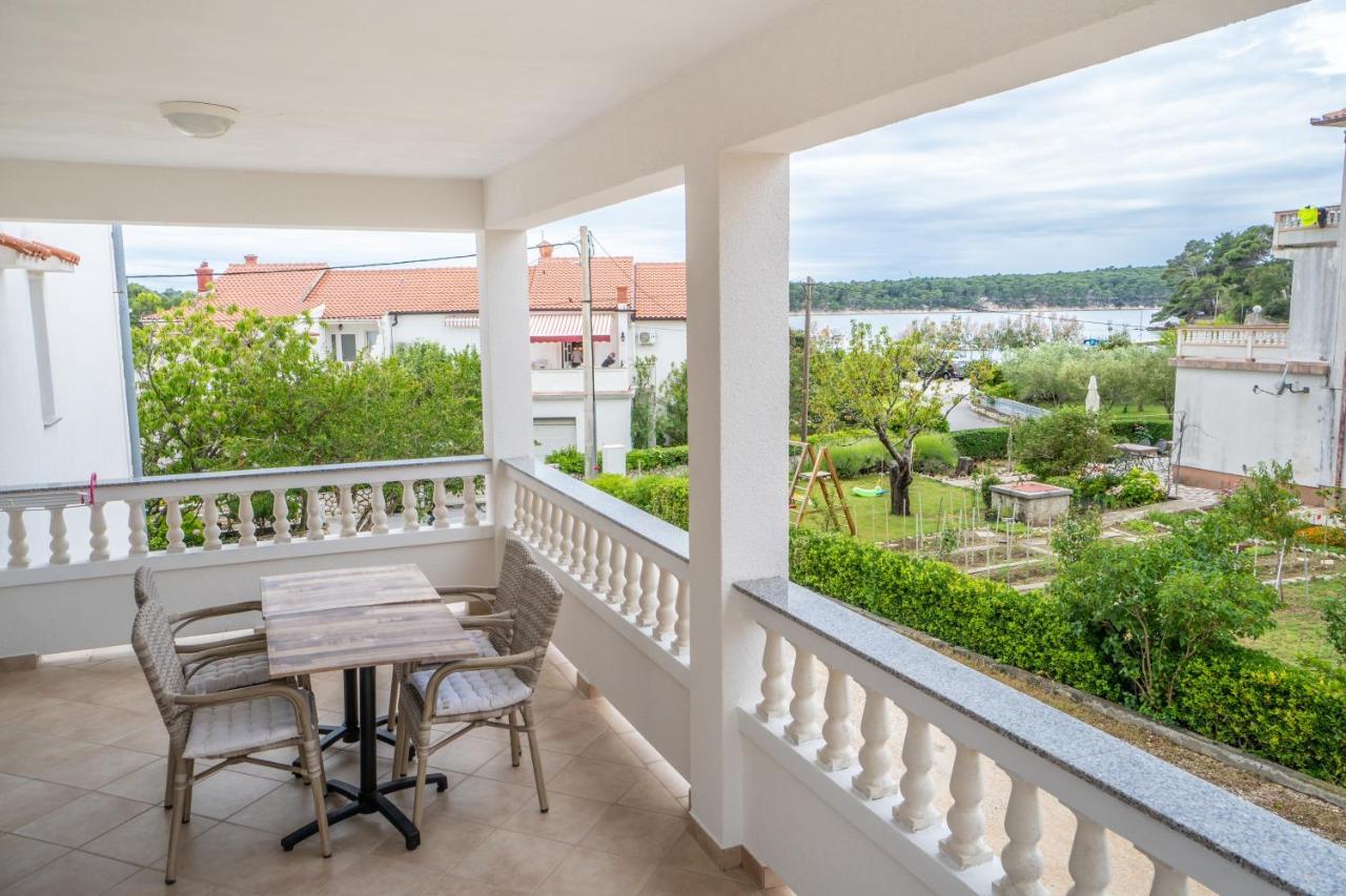 Apartments And Rooms By The Sea Palit, Rab - 5010 Екстериор снимка