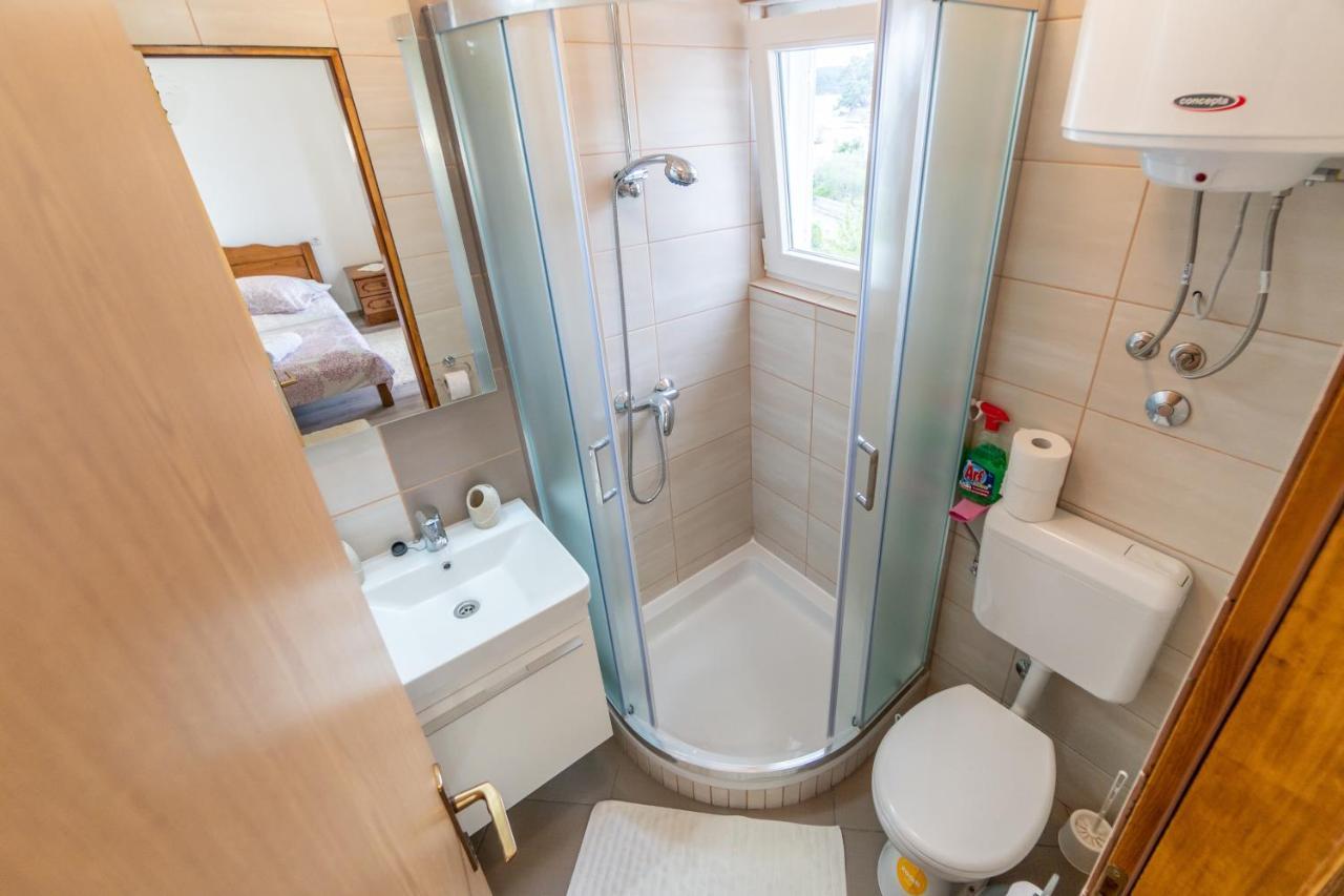 Apartments And Rooms By The Sea Palit, Rab - 5010 Екстериор снимка