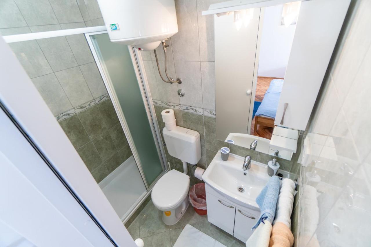 Apartments And Rooms By The Sea Palit, Rab - 5010 Екстериор снимка