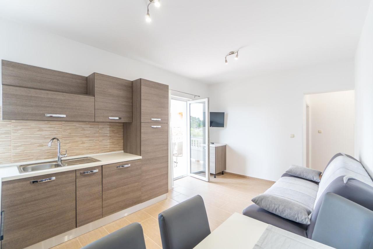Apartments And Rooms By The Sea Palit, Rab - 5010 Екстериор снимка
