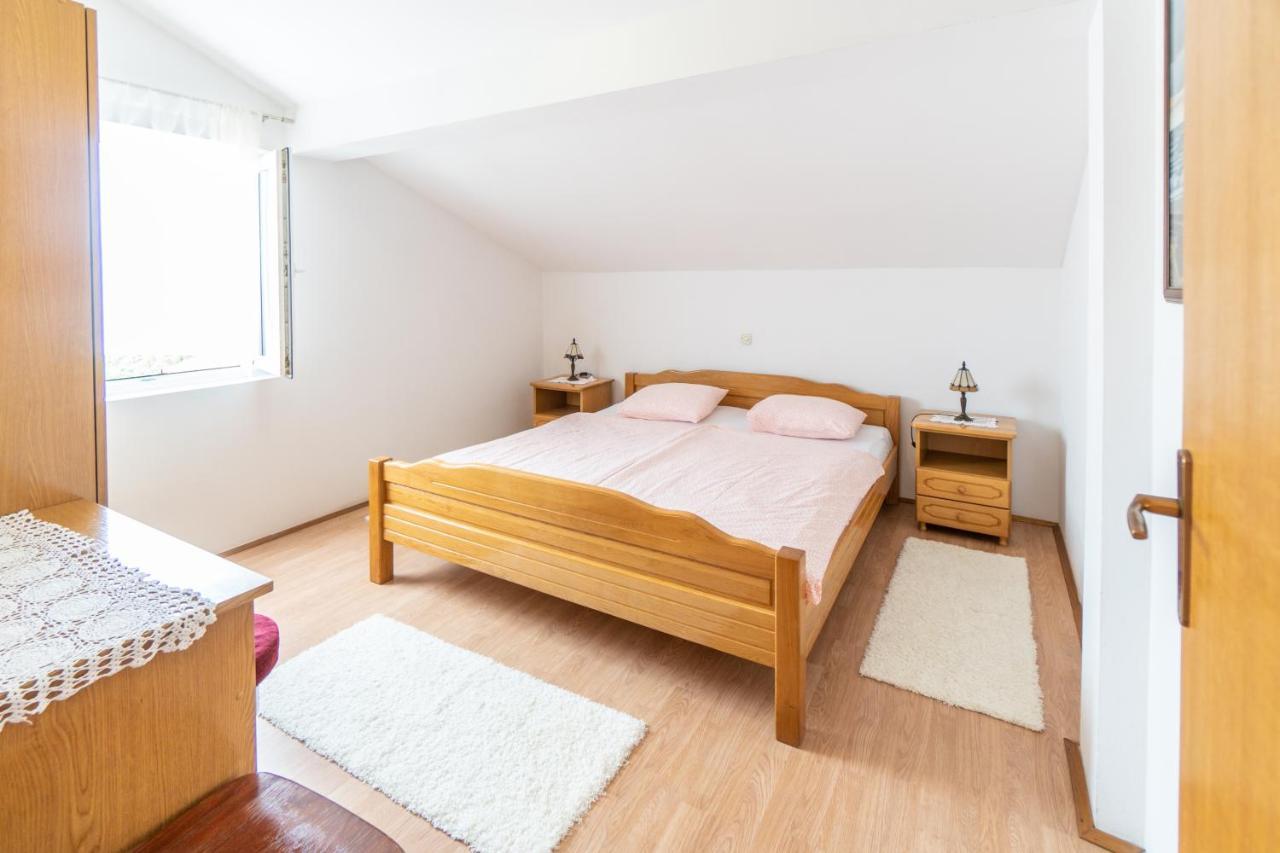 Apartments And Rooms By The Sea Palit, Rab - 5010 Екстериор снимка