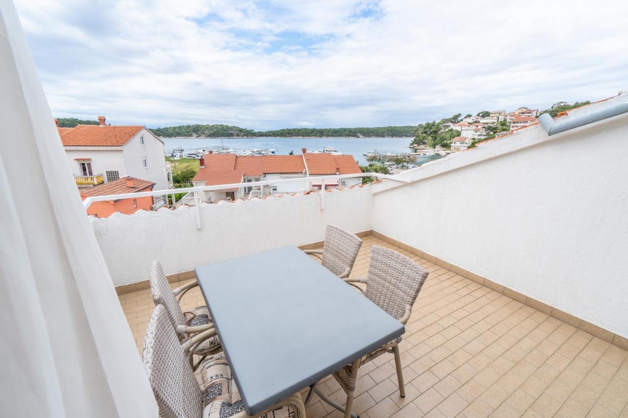 Apartments And Rooms By The Sea Palit, Rab - 5010 Екстериор снимка