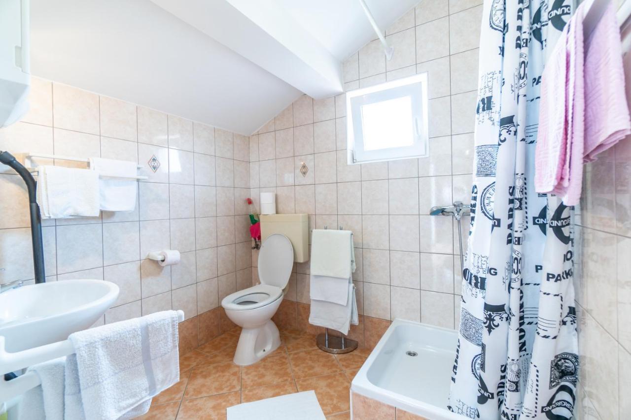 Apartments And Rooms By The Sea Palit, Rab - 5010 Екстериор снимка