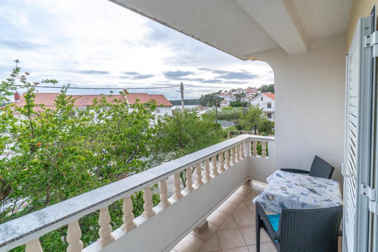 Apartments And Rooms By The Sea Palit, Rab - 5010 Екстериор снимка