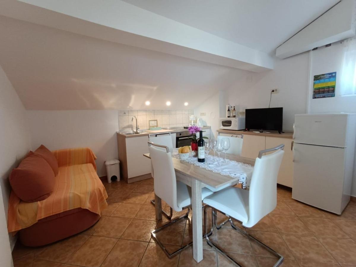 Apartments And Rooms By The Sea Palit, Rab - 5010 Екстериор снимка