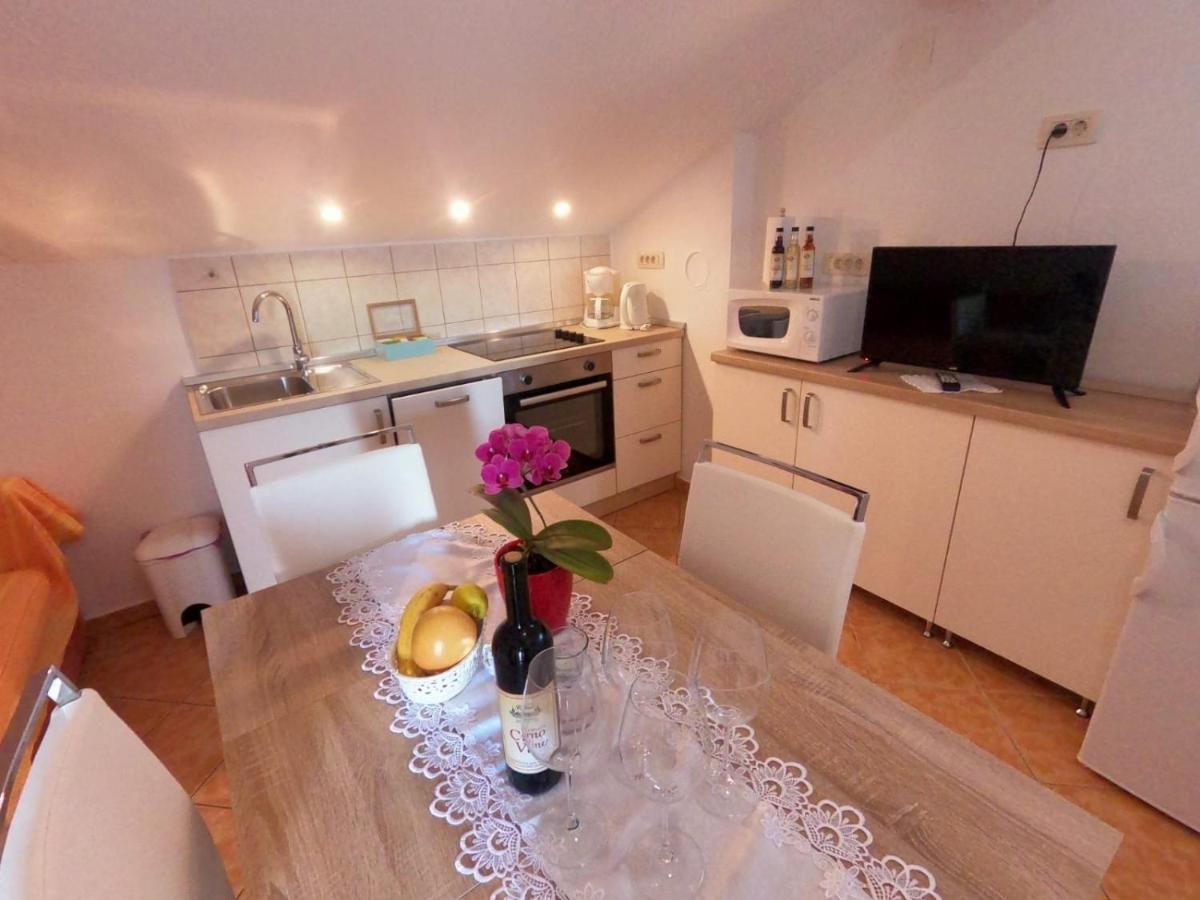Apartments And Rooms By The Sea Palit, Rab - 5010 Екстериор снимка
