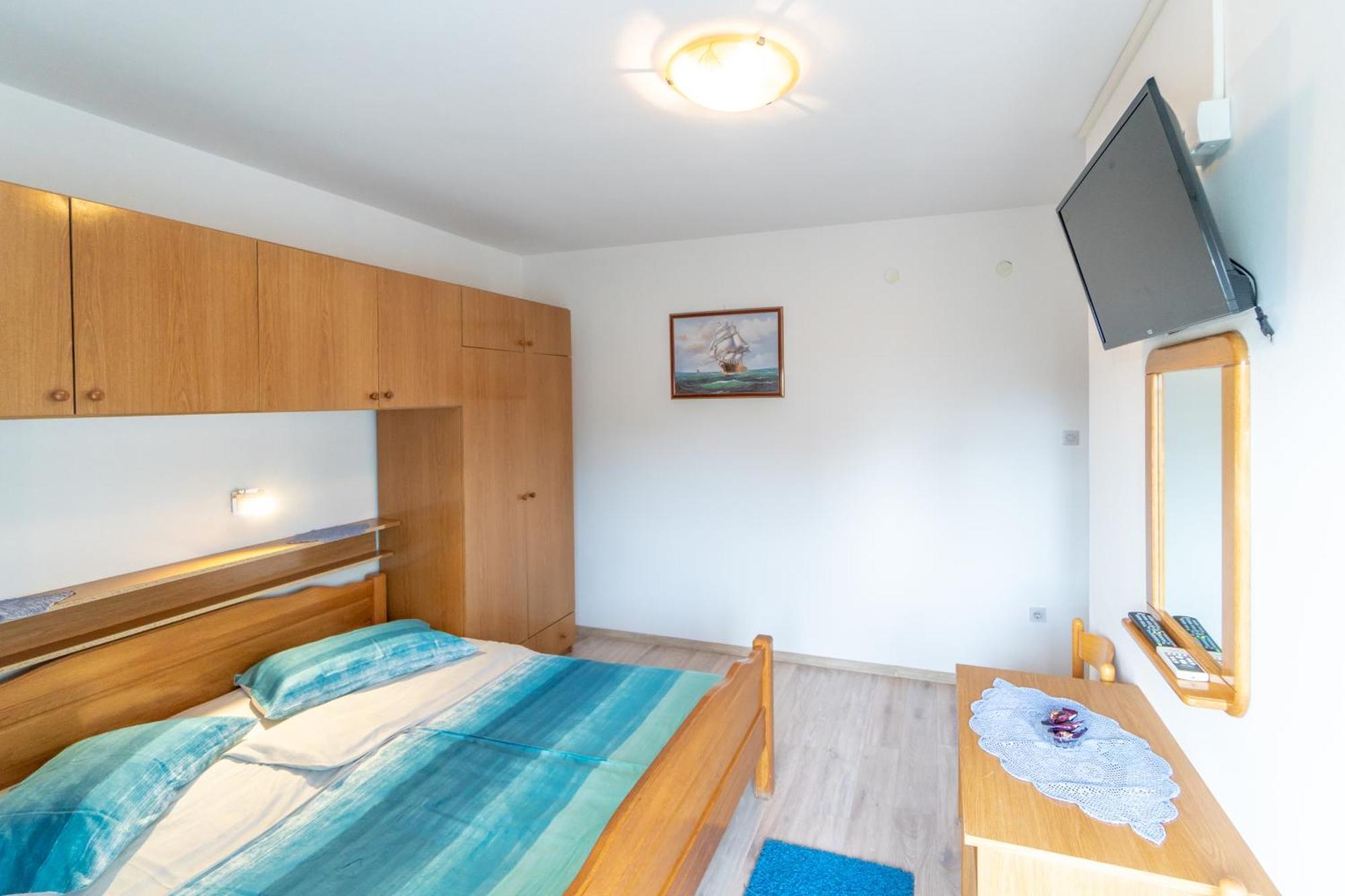 Apartments And Rooms By The Sea Palit, Rab - 5010 Стая снимка